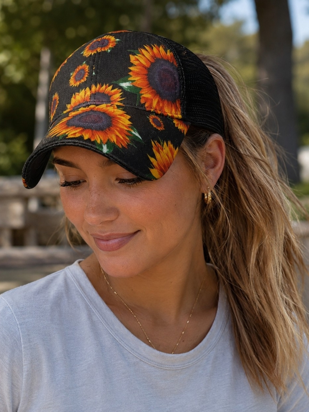 #1240 NWOT Black Sunflower Baseball Cap - Women